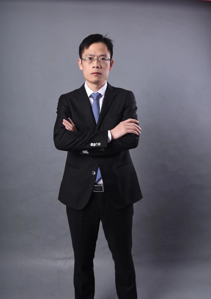 殷艳 交互与体验设计负责人